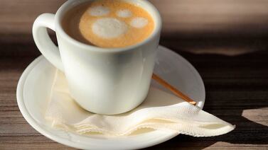 El superpoder que le da al cuerpo echarle canela al café que se toma en la mañana