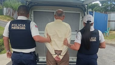 ¿Qué pasó con conocido exdiputado al que detuvieron como sospechoso de tratar de meter un celular a la cárcel?