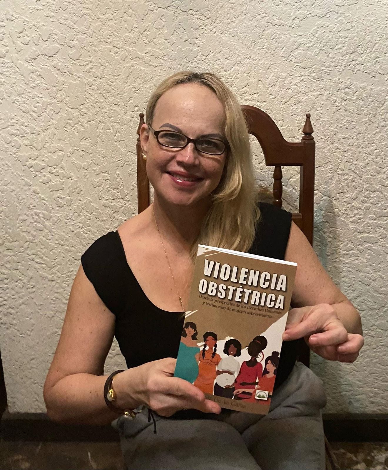 Lorena de la Garza publicó un libro sobre violencia obstétrica en el país