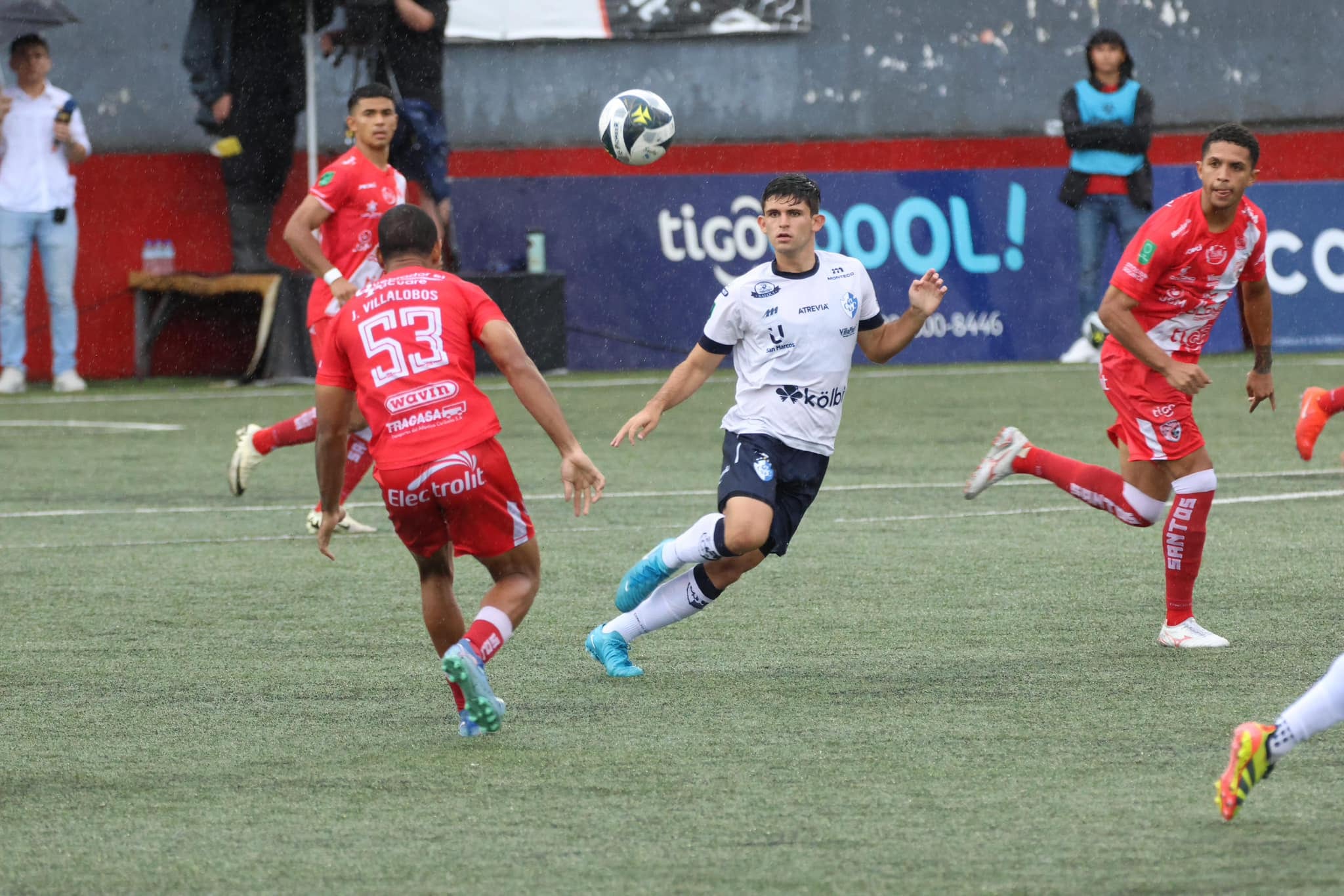 Santos - Cartaginés, estadio Ebal Rodríguez