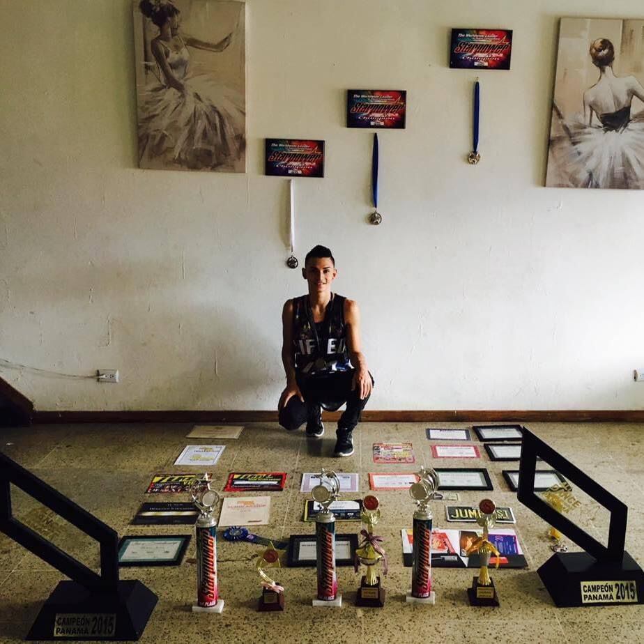 Bayron Ávila, bailarín de Vanessa González en Mira quién baila.