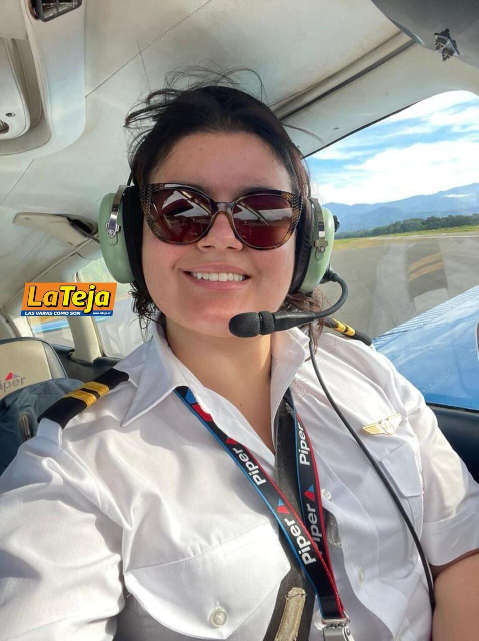 Ruth Pamela Mora Chavarría, de 26 años, vivía apasionada por la aviación y se esforzó hasta haciendo un préstamo para estudiar esta carrera. Foto: Cortesía Roxana Chavarría para La Teja