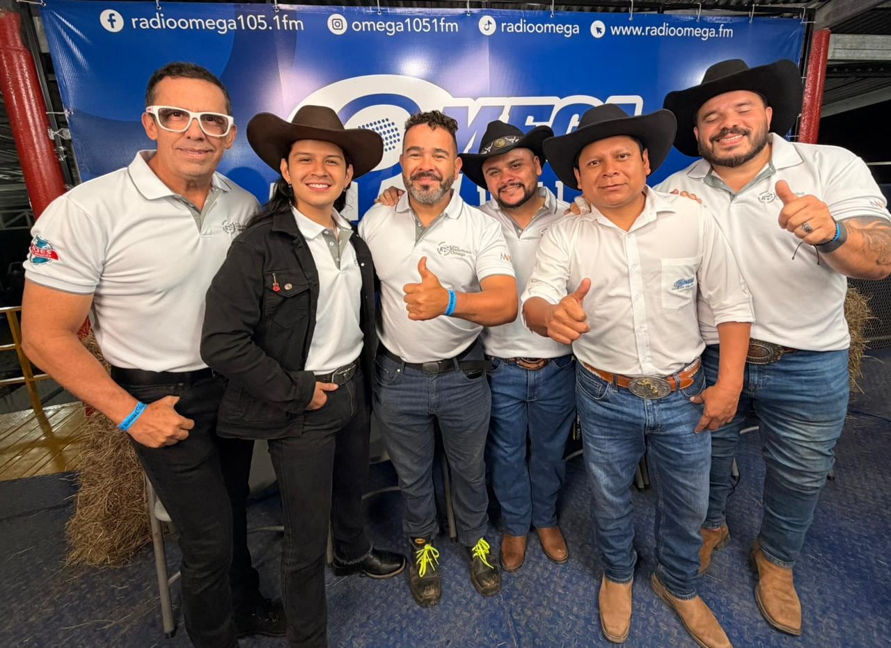 César Chaves, humorista de radio Omega, conocido por su personaje de "Elfeito"-
