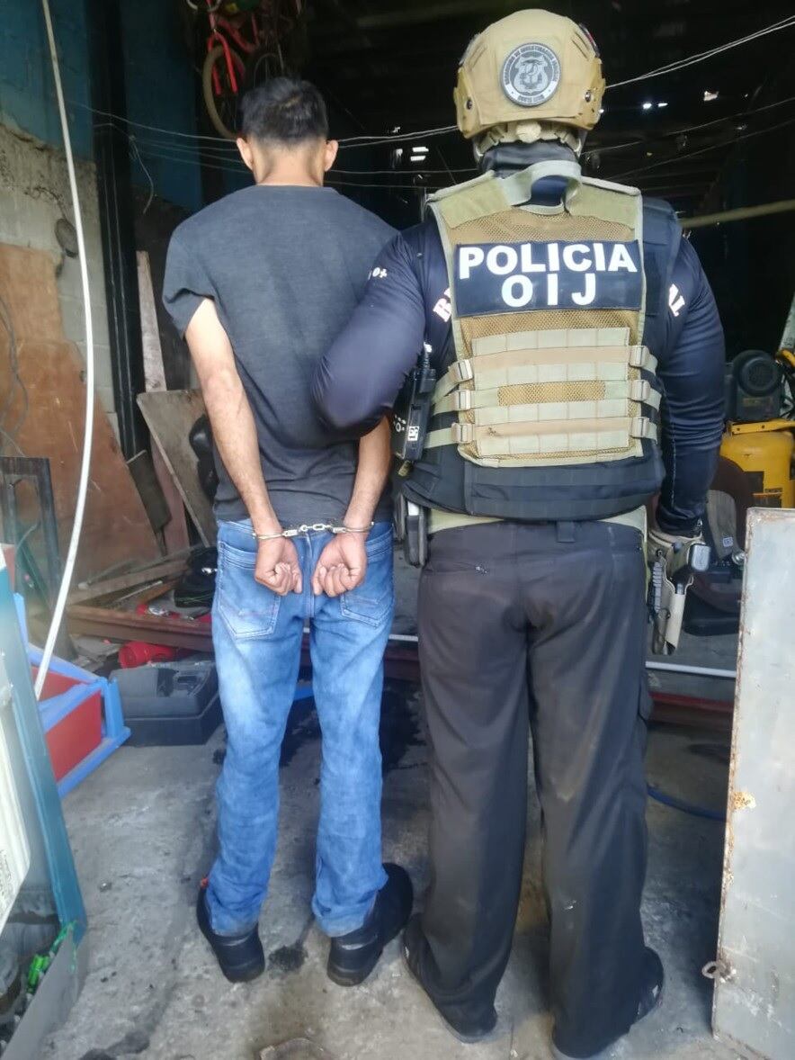 Un hombre de 29 años es sospechoso del delito de tentativa de homicidio luego de que en apariencia hirió de bala a tres personas dentro de un bar clandestino que él administraba. Foto: OIJ