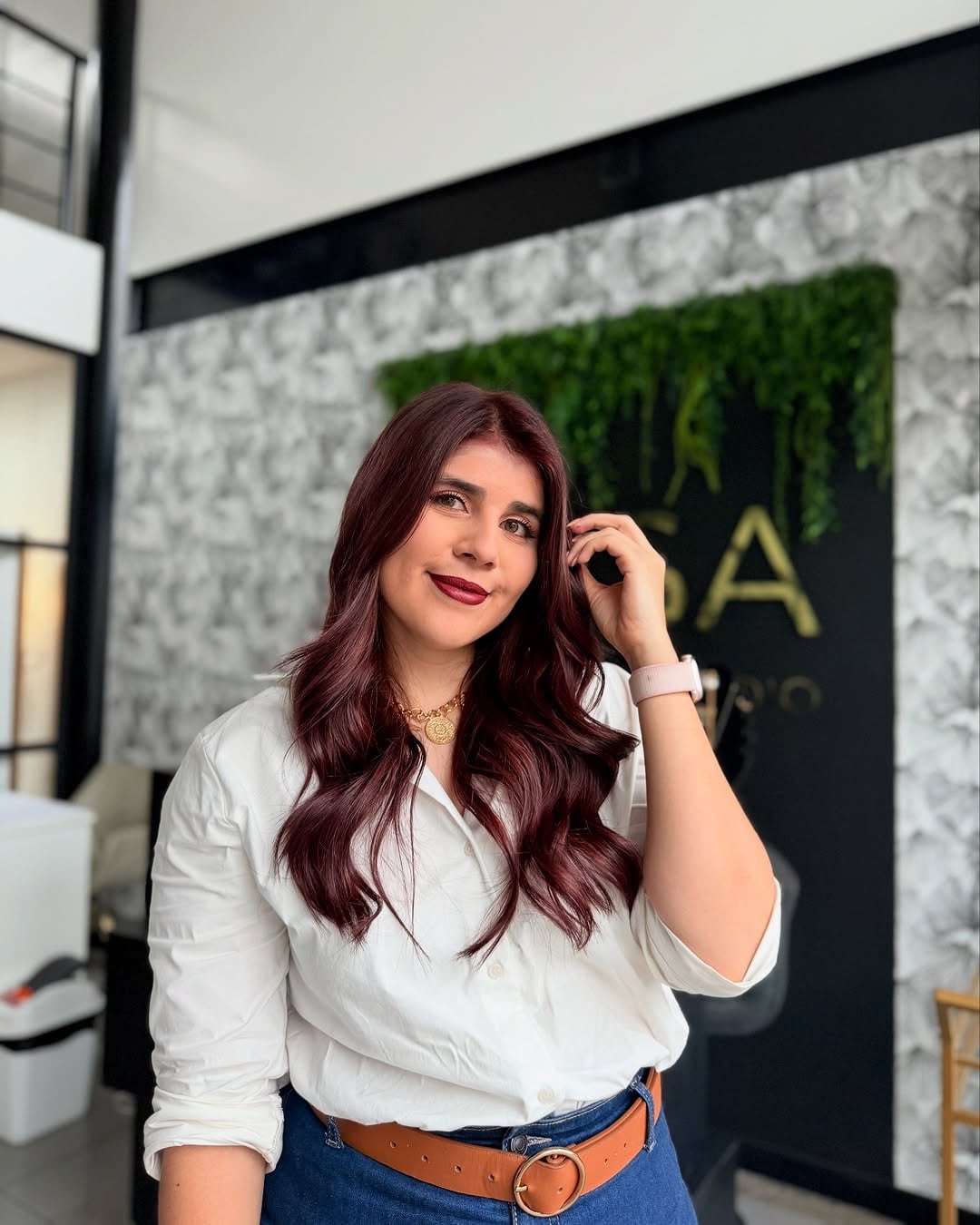 Imitadora Katherinne González sorprendió con su drástico cambio de look.