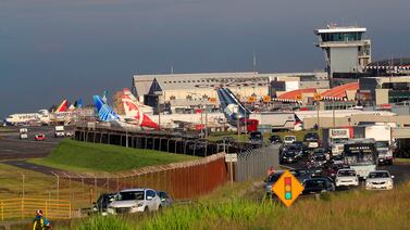 Costa Rica le mete visa restringida a seis países más