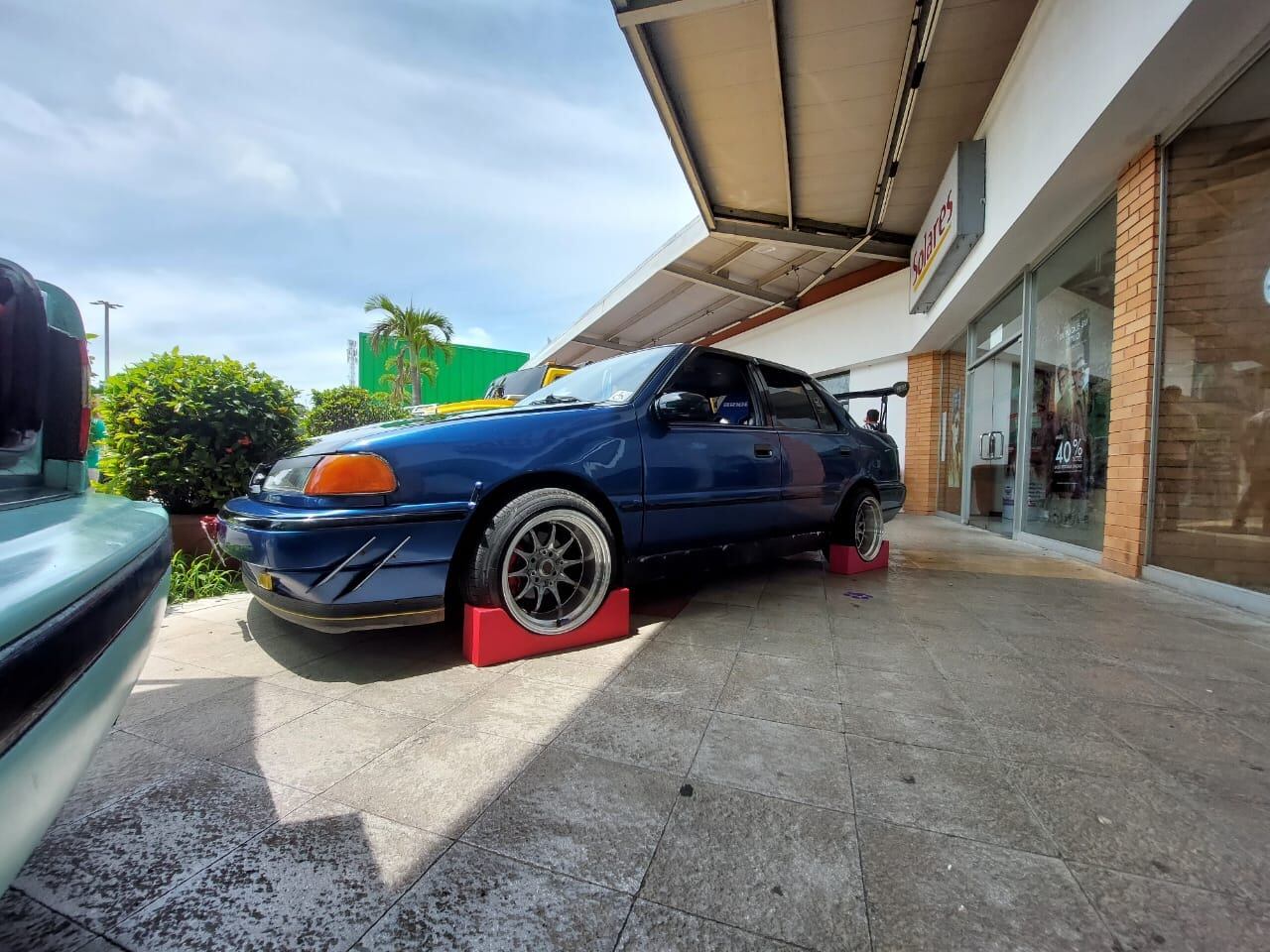 Luis Alejandro Jara es dueño de un Hyundai Excel 92. Foto: Cortesía