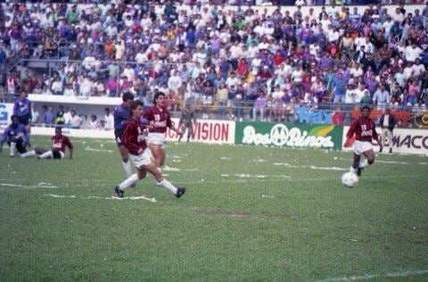 Saprissa vs Alajuelense, 21 de marzo de 1993. Fotos cortesía de Lente Morado.