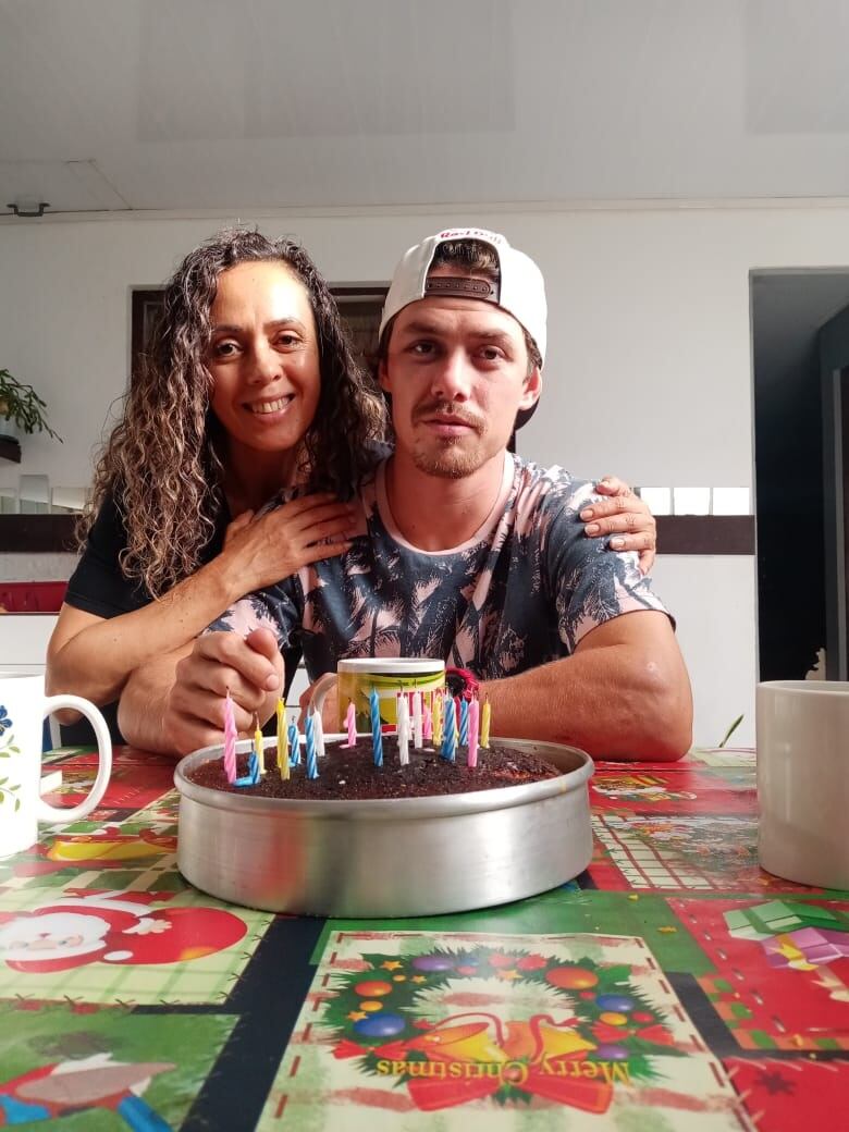 Dunia Esquivel, mamá de Kenneth Tencio contó que todos los días le reza al corazón de Jesús para que a su hijo le vaya bien en las olimpiadas. Cortesía.