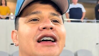 Influencer tico que se grabó cantando el Himno Nacional en el partido de la Sele fue criticado en redes