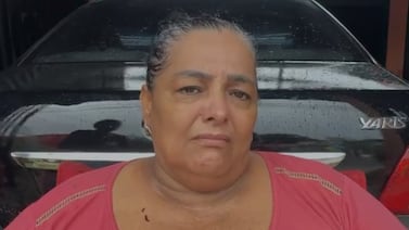 “Nos vamos a ahogar”: el dramático video de una madre y su hija atrapadas en las inundaciones en Liberia