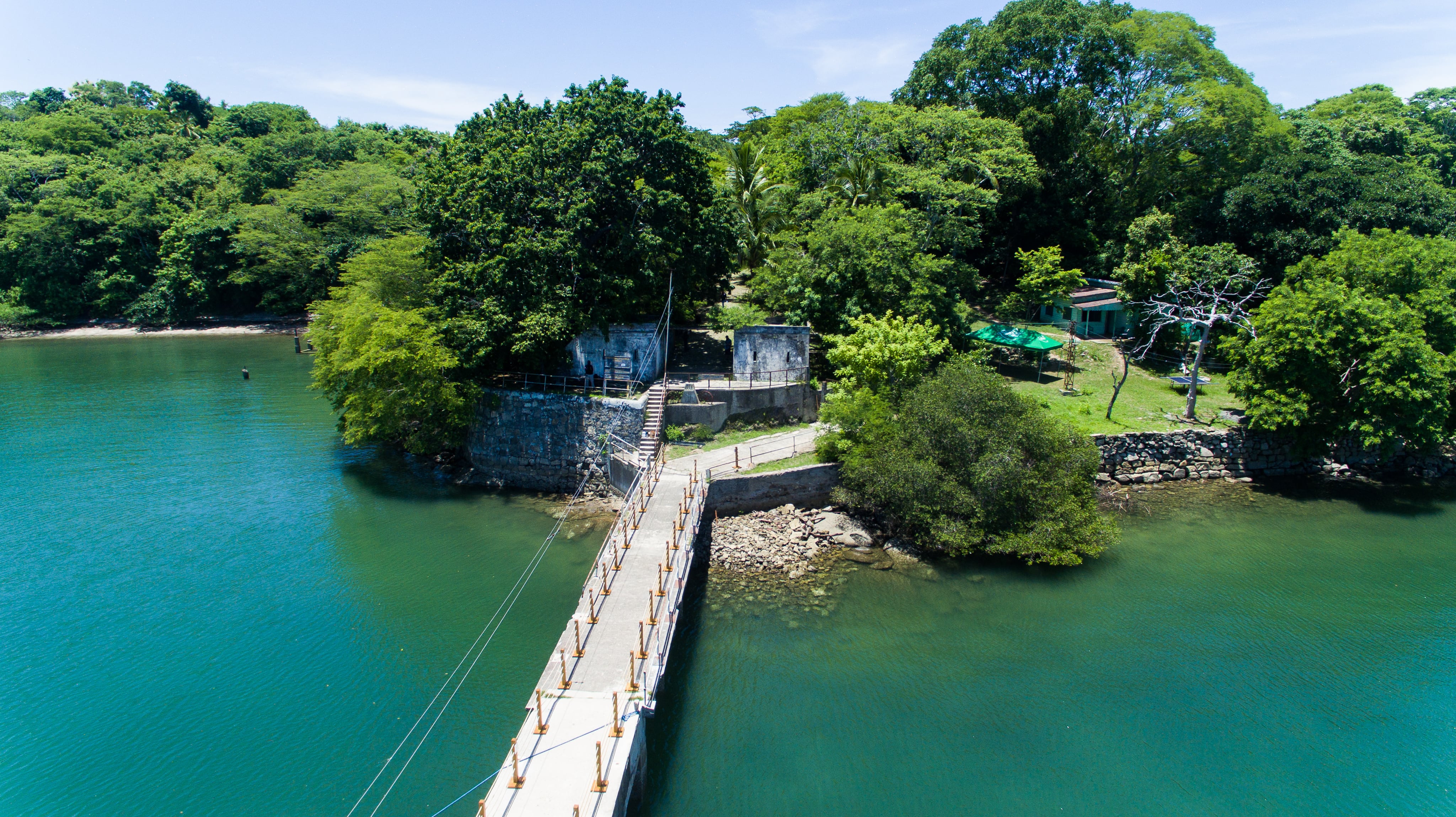 Ya se puede visitar turísticamente la Isla de San Lucas, la cual mezcla una de las naturalezas más hermosas de todo el país y uno de los capítulos más horrorosos de nuestra historia, porque ahí estuvo, por más de 100 años, la cárcel tica más inhumana. José León Sánchez, escritor, estuvo preso ahí