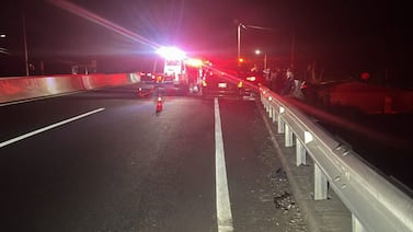 Hombre se bajó de su carro y murió atropellado en la Ruta 32; trailero huyó del sitio
