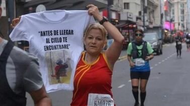 Mujer dedicó su vida a correr maratones buscando a su hijo y su gran fe tuvo un final feliz