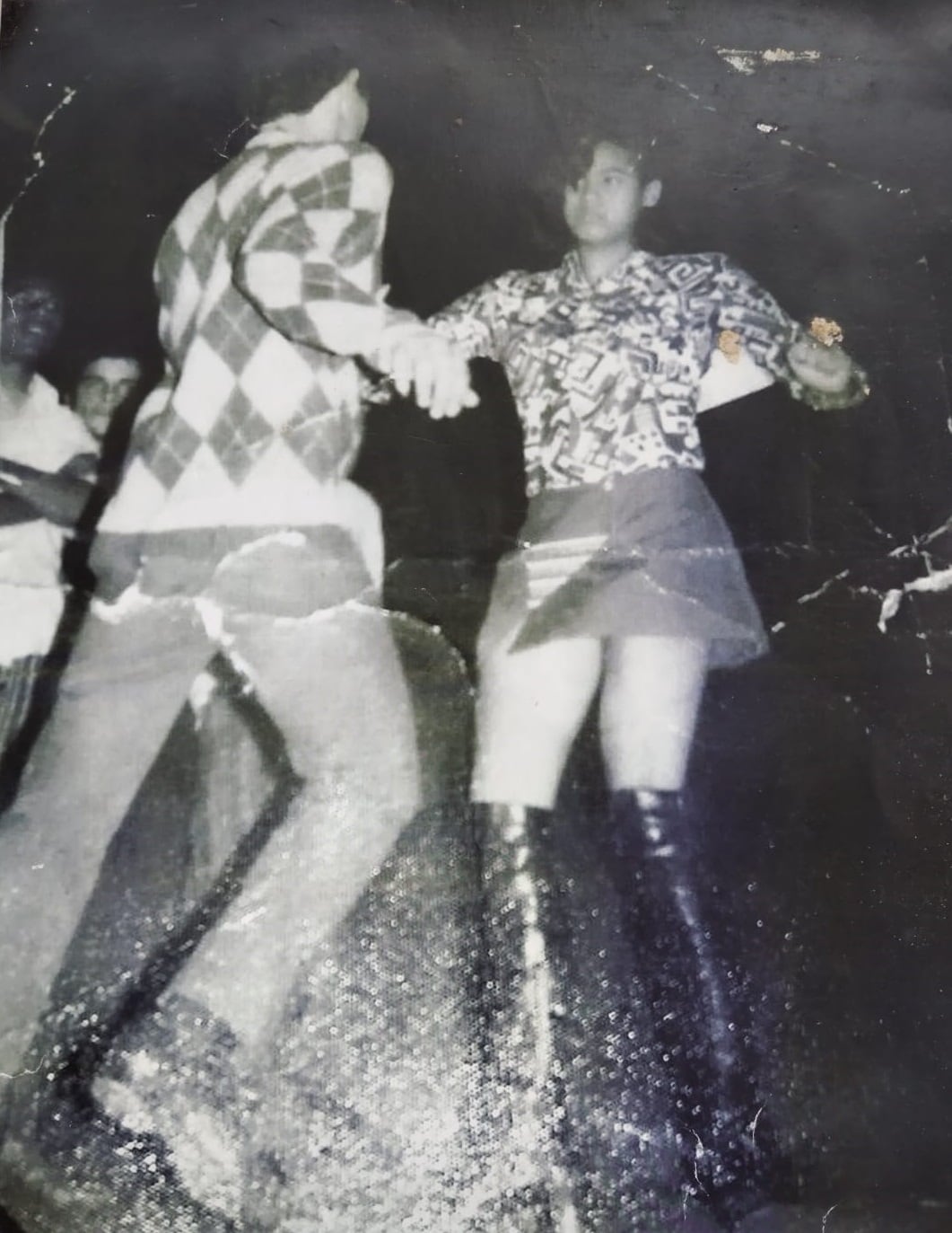 Fue Jorge “Pelusa” Miranda Arteaga, un josefino, inventó en la década de los sesentas el swing criollo, palabra que fue aceptada por la Real Academia Española. En la foto, Guiselle Solís y Édgar Miranda, conocido como Moraga, bailando swing criollo a inicios de los setentas.