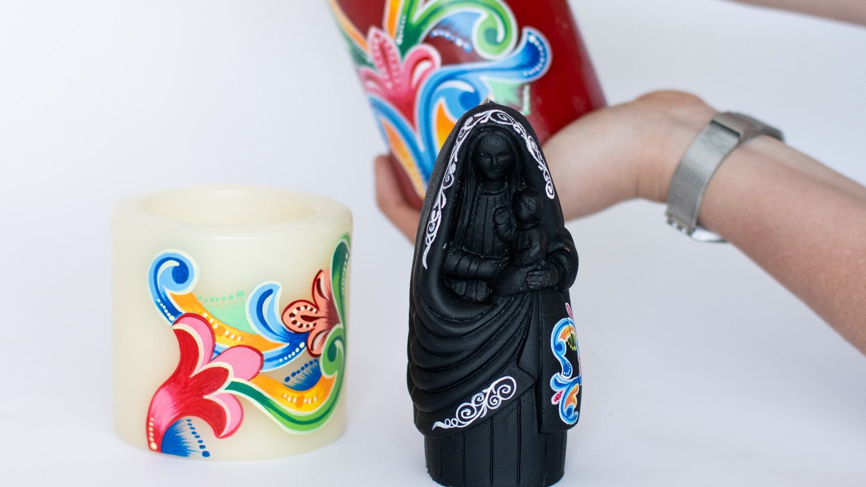 Un grupo de artesanos de Sarchí se han unido para que usted tenga al alcance de la mano lo mejor de sus creaciones, en La Yunta, un centro comercial en Internet