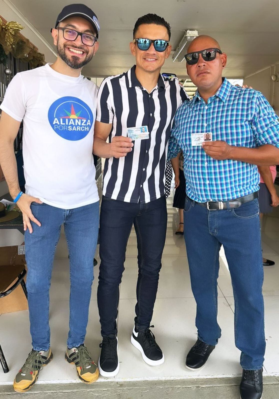 José Miguel Cubero ejerció el voto temprano en compañia de Maikol Porras, actual alcalde de Sarchí.