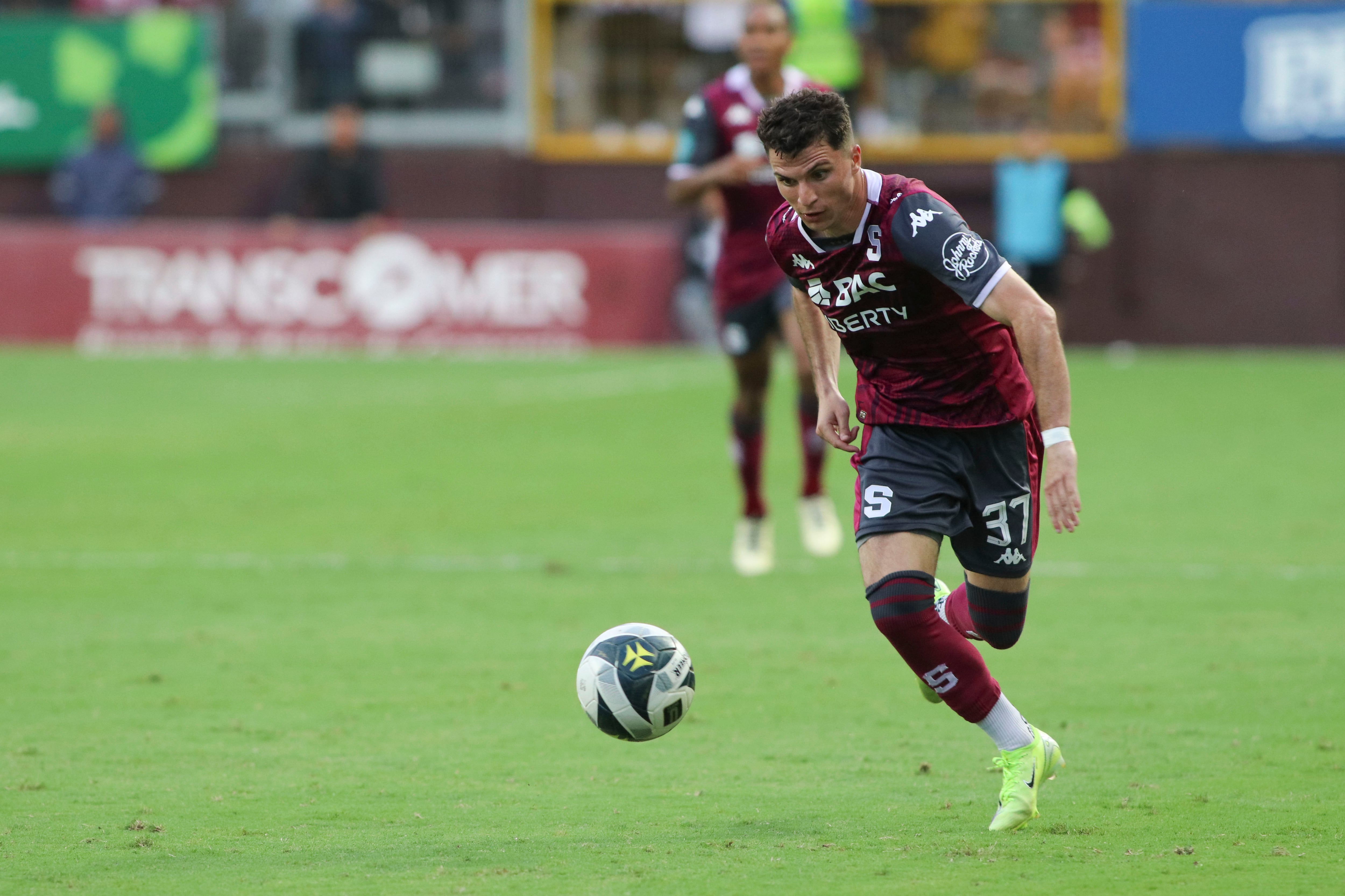 Gino Vivi se dio cuenta en una pulpería lo que significa jugar en Saprissa | La Teja