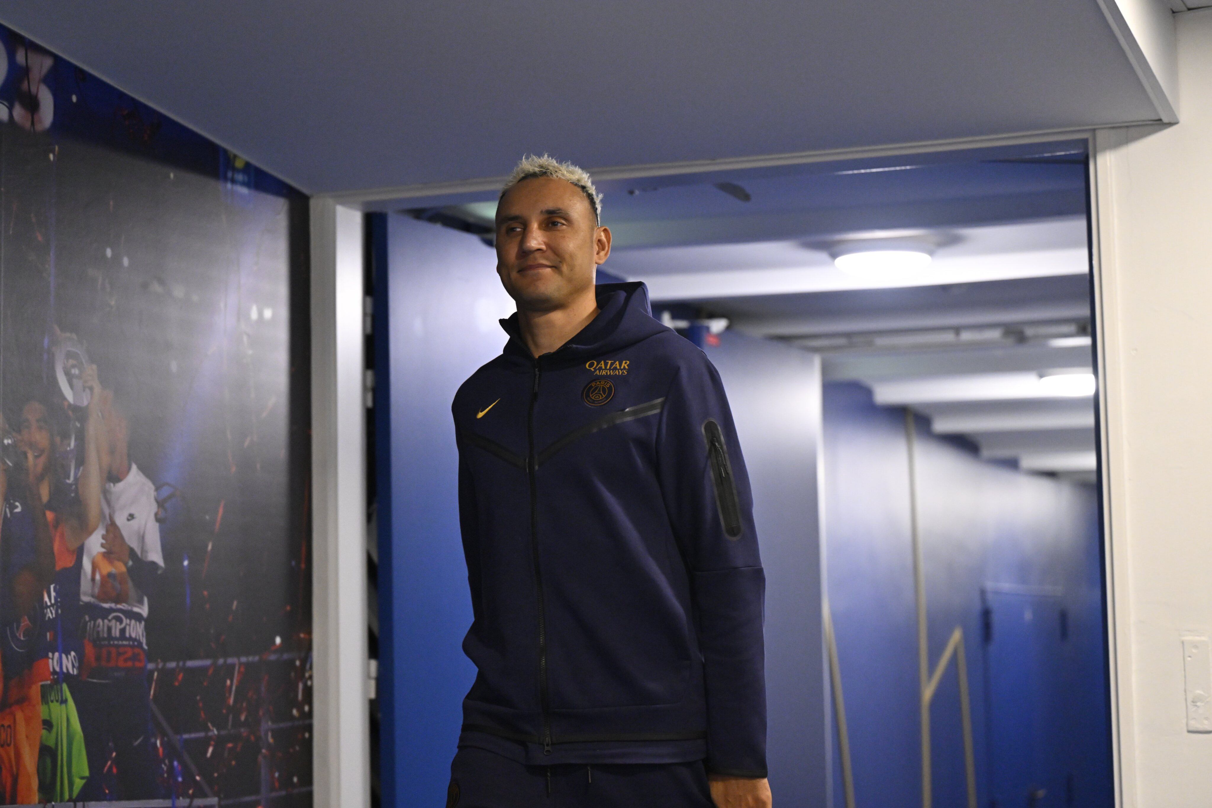 Keylor Navas se presentó en el estadio del PSG, pero será suplente. Fotografía: PSG