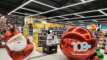 La Universal, empresa costarricense, inaugura la Navidad celebrando sus 100 años de existencia