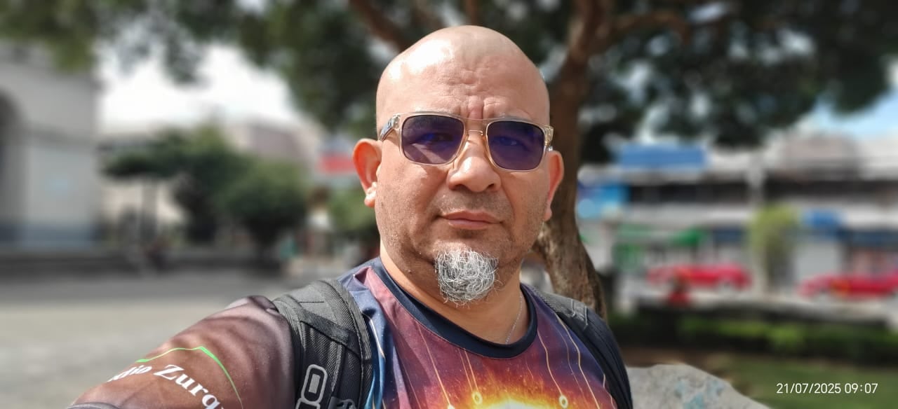 Seguidor de Rodrigo Chaves habría atacado a comunicador de radio Zurquí