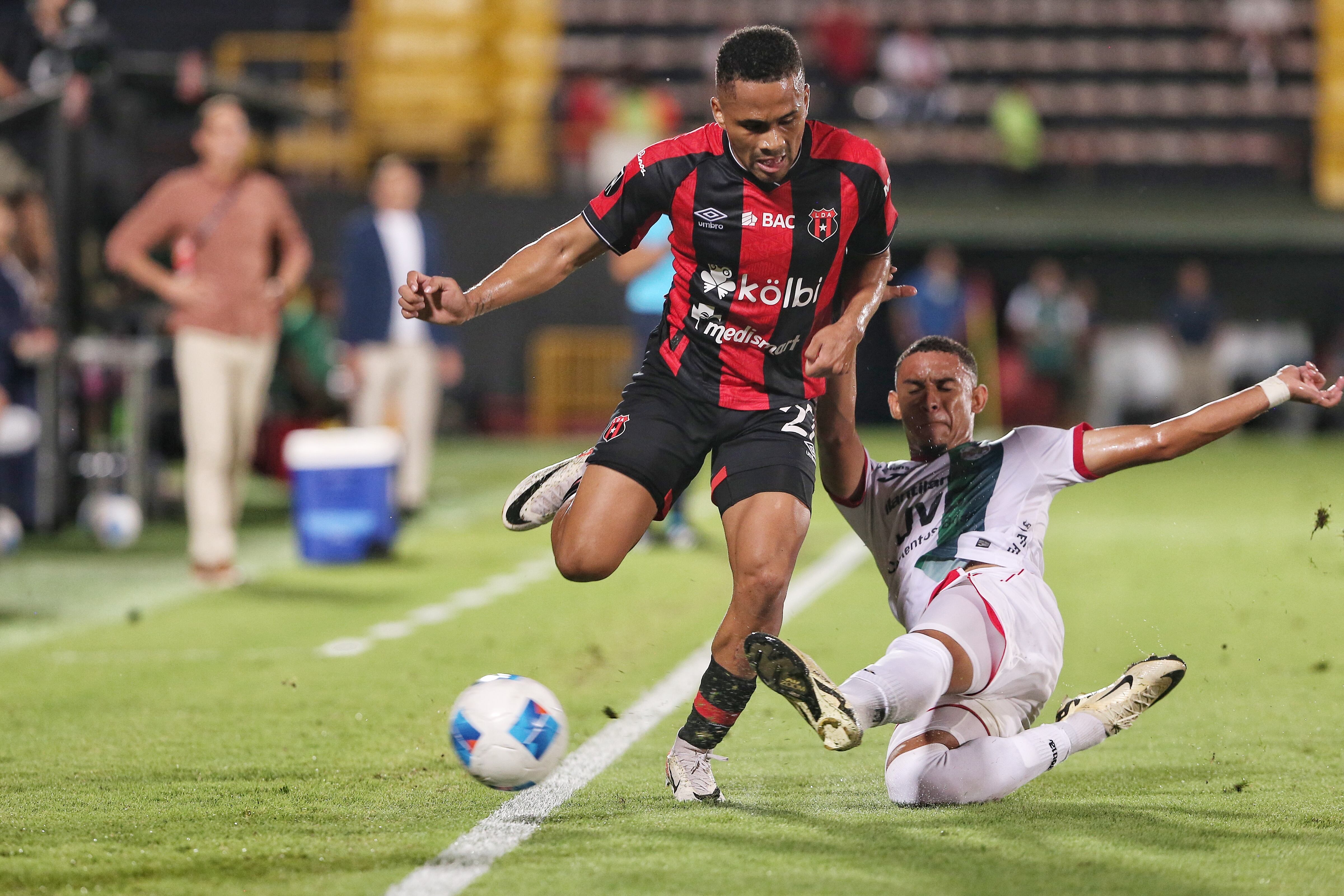 23/07/2024/ Juego entre Liga Deportiva Alajuelense vs CD Marathón por la CONCACAF Center American Club 2024 en el estadio Alejandro Morera Soto  / Foto John Durán