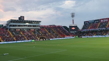 Bomberos son alertados sobre peligrosa emergencia en el estadio Alejandro Morera Soto