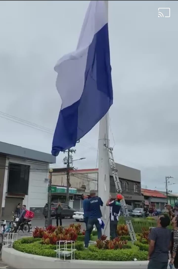 Bandera Cartaginés, plaza mayor