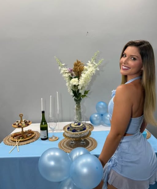 Lisbeth Valverde compartió en sus redes sociales varias fotografías de la celebración de su cumpleaños.