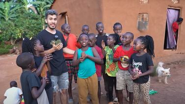 Araya Vlogs estuvo con los niños bailarines de Masaka Kids Africana, ¿cómo le fue con su baile?