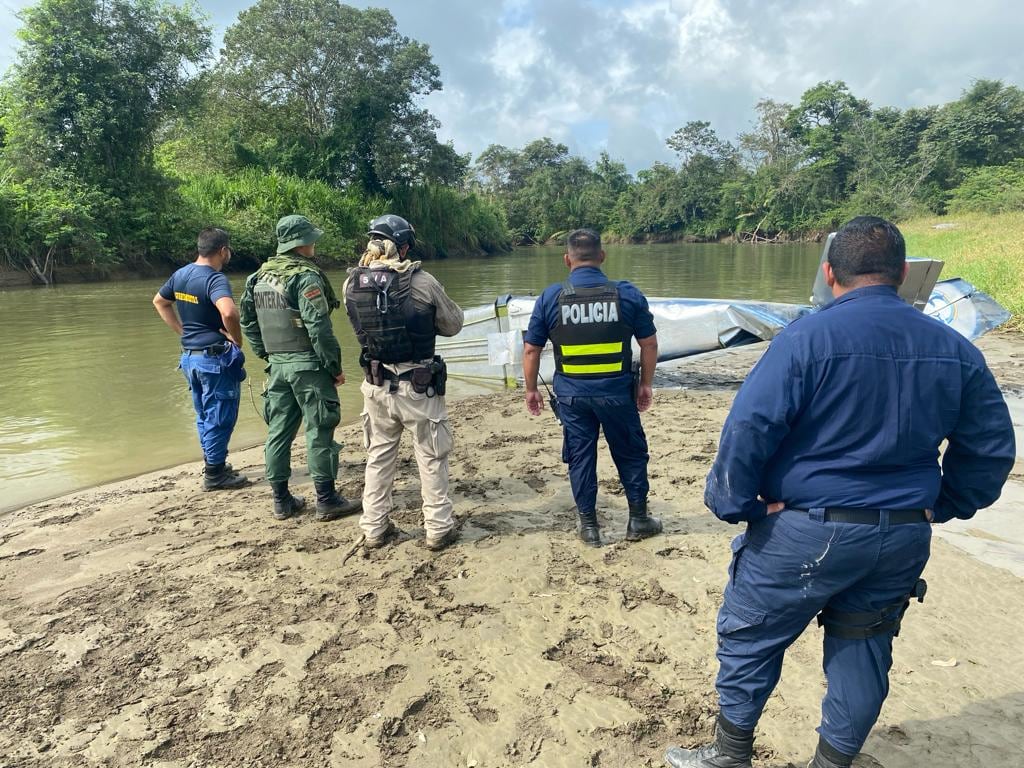 ultraligero encontrado en el río Coto