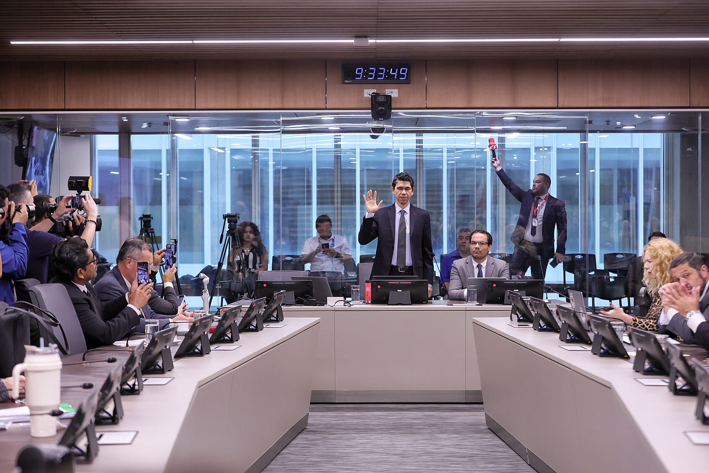 Luis Amador comparece ante diputados de la Asamblea Legislativa por tel Dekra / Foto John Durán