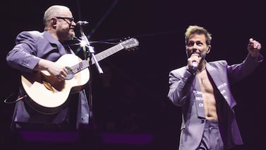 Pareja se robó las miradas en el concierto de Sin Bandera