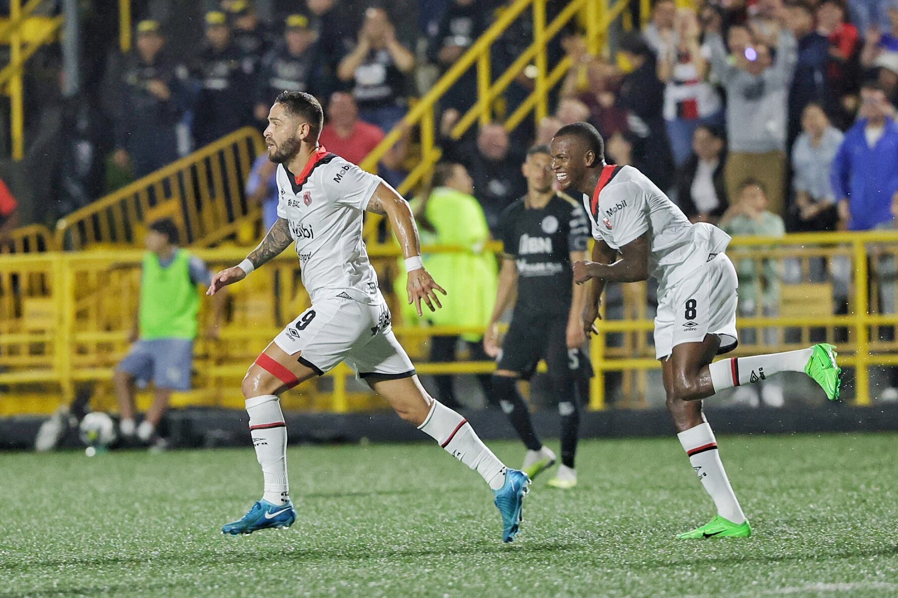 19/09/2024/ Juego entre Sporting FC. Vs Liga Deportiva Alajuelense en el estadio Ernesto Rohrmoser  / Foto John Durán