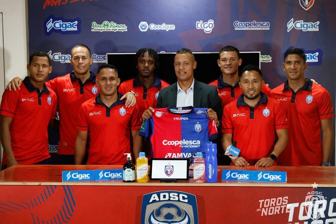 Jaylon Hadden fue presentado como nuevo jugador de San Carlos. Instagram San Carlos.