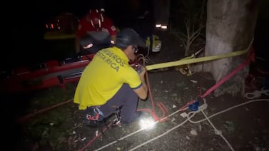 Adolescente de 14 años cayó 30 metros en un guindo en Alajuela