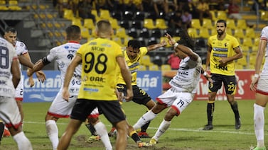 Jonathan McDonald, pese a que anotó dos goles, admite que ha perdido la confianza