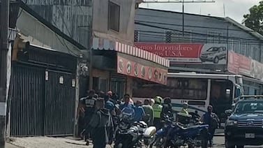 Lujosa motocicleta fue utilizada para cometer un homicidio dentro de soda frente a clientes inocentes