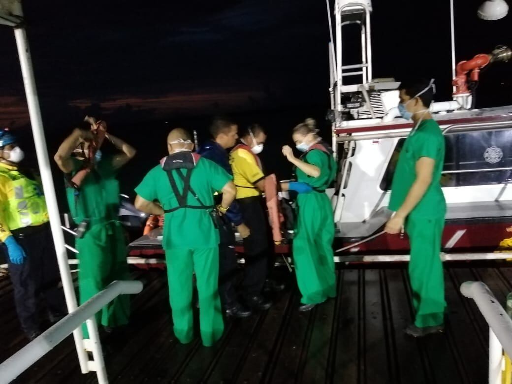Caja hizo el primer traslado por mar y tierra de un paciente con Covid-19