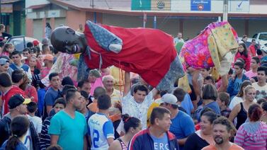 Conozca la tradición infaltable en las fiestas patronales de un pueblo en Grecia