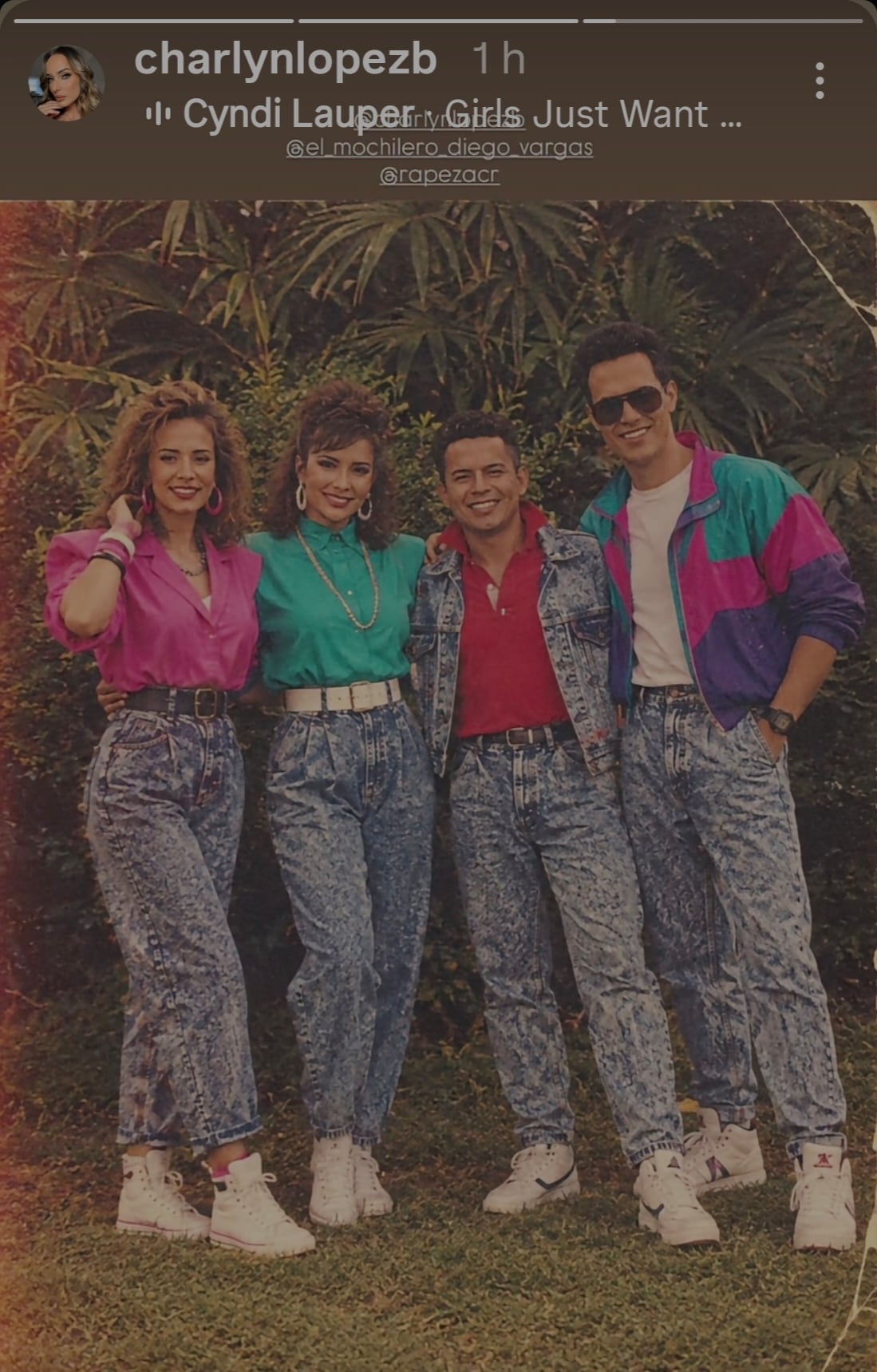 Famositicos, cantantes e influencer se unieron al trend de los 80’s.