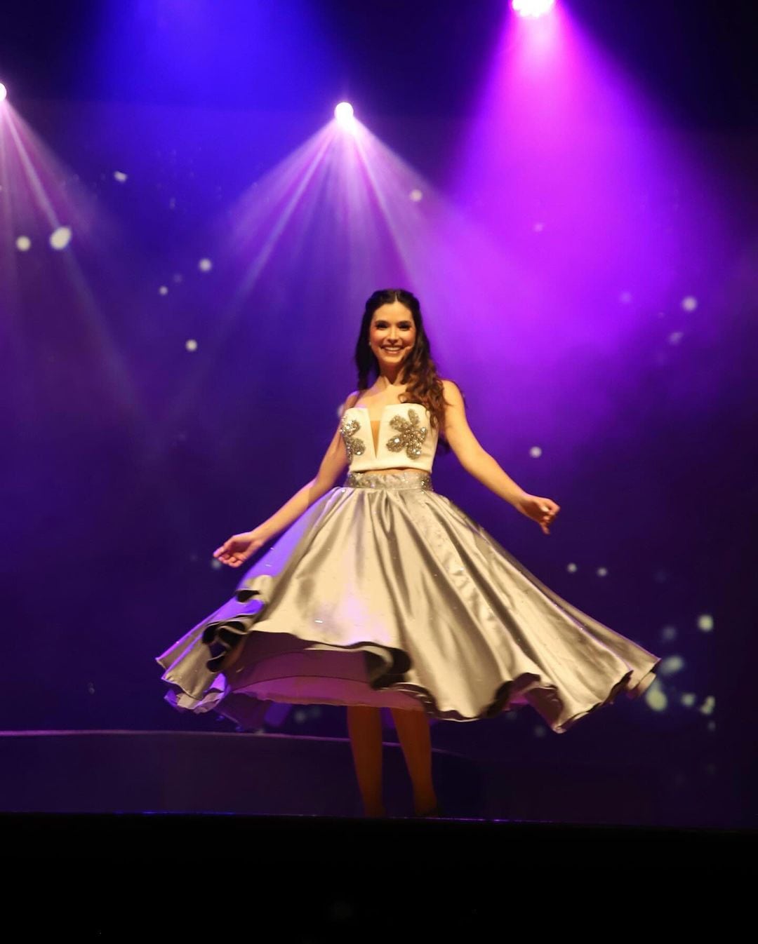 María González en la cenicienta
Teletica
Canal 7
RG Elementos