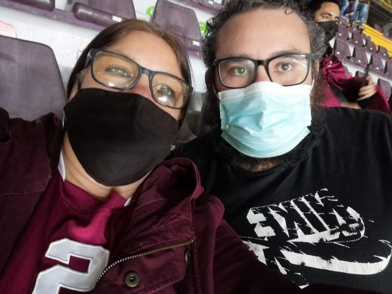 Ronny González, morado que compró una bolita con la S hecha por un artesano guatemalteco. Cortesía.