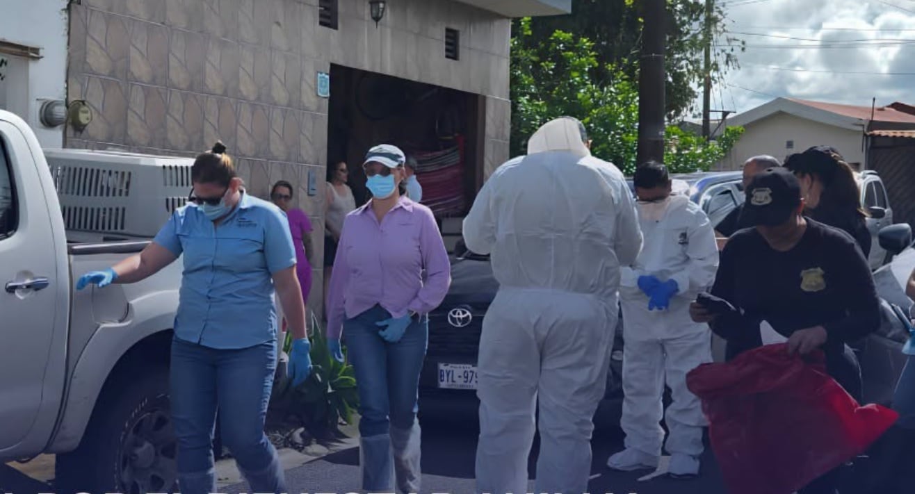 Senasa y OIJ intervinieron casa del sospechoso del ataque a joven veterinaria en Cartago. Foto Senasa.
