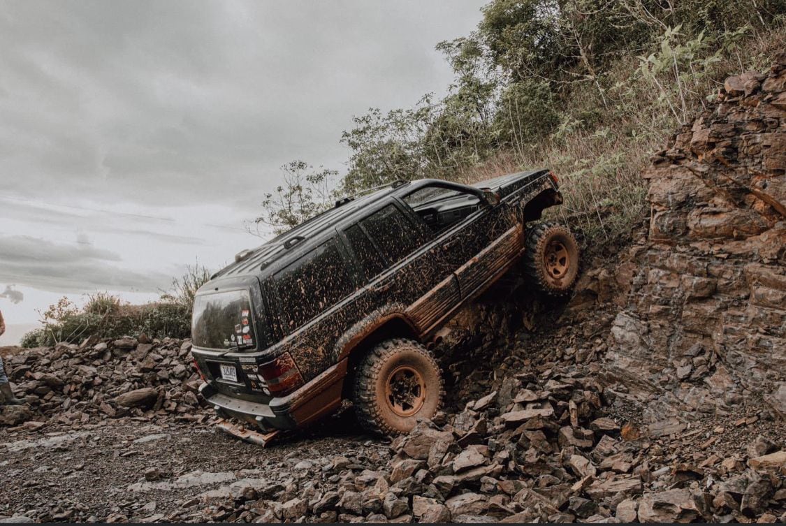 Roberto Morales, chuzo de la semana, jeep grand cherokee, 93