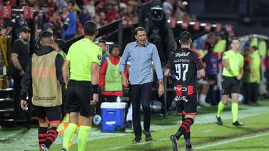 Alexandre Guimaraes revela si Alajuelense se está desinflando a nivel físico