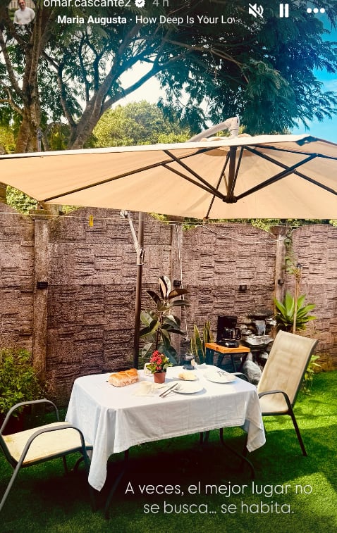 Omar Cascante, periodista y presentador, junto a su novia Valeria Ramírez