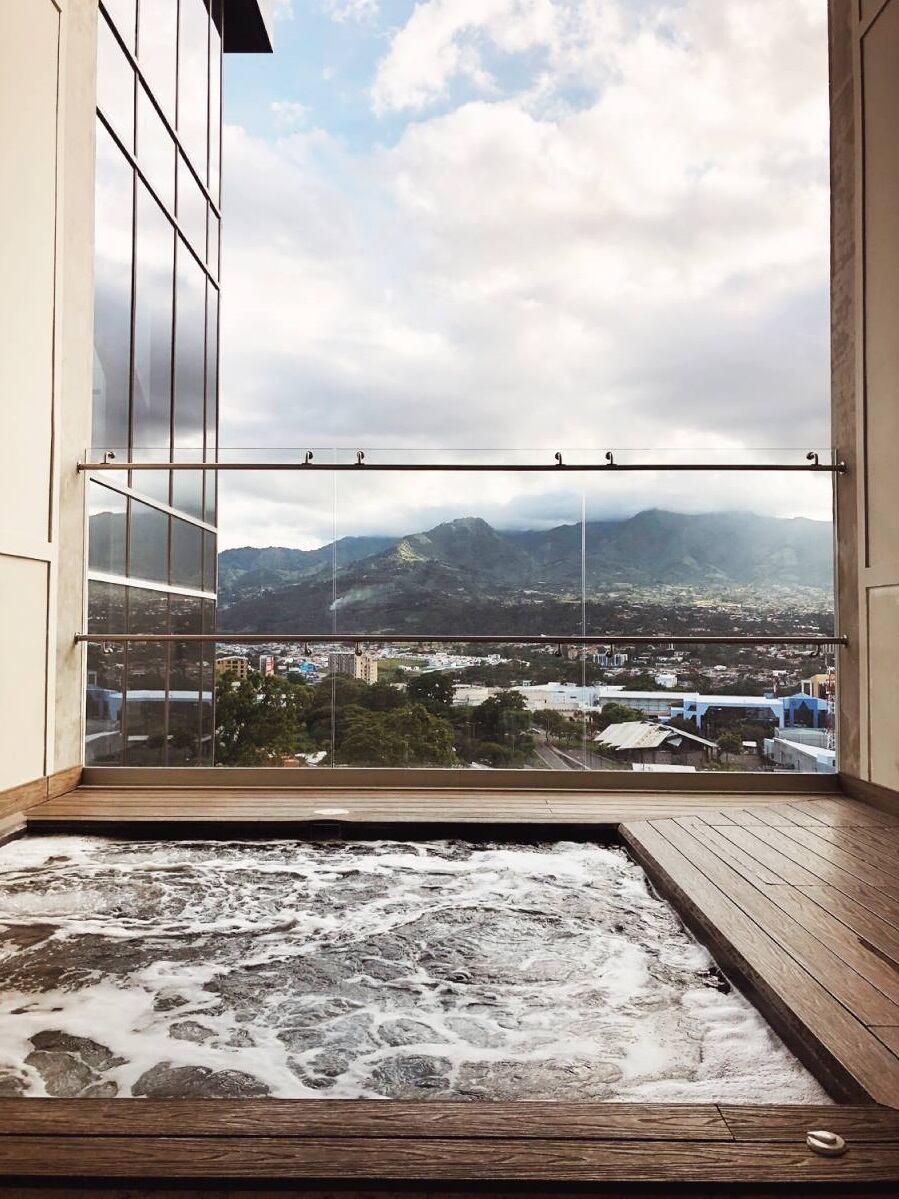 Torre Q-BO, ubicada en Rohrmoser. Foto tomada del Facebook de Q-BO Skyhomes.