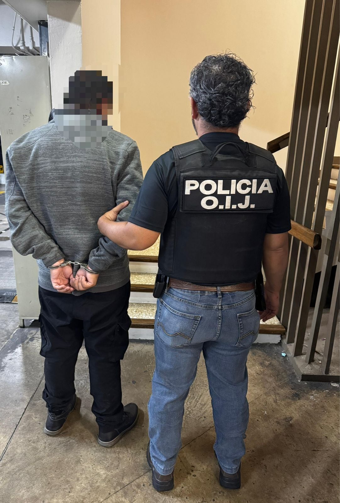 Un sujeto de apellido Jiménez, de 40 años, fue detenido por ser sospechoso de tenencia y difusión de abuso sexual infantil. Foto: OIJ
