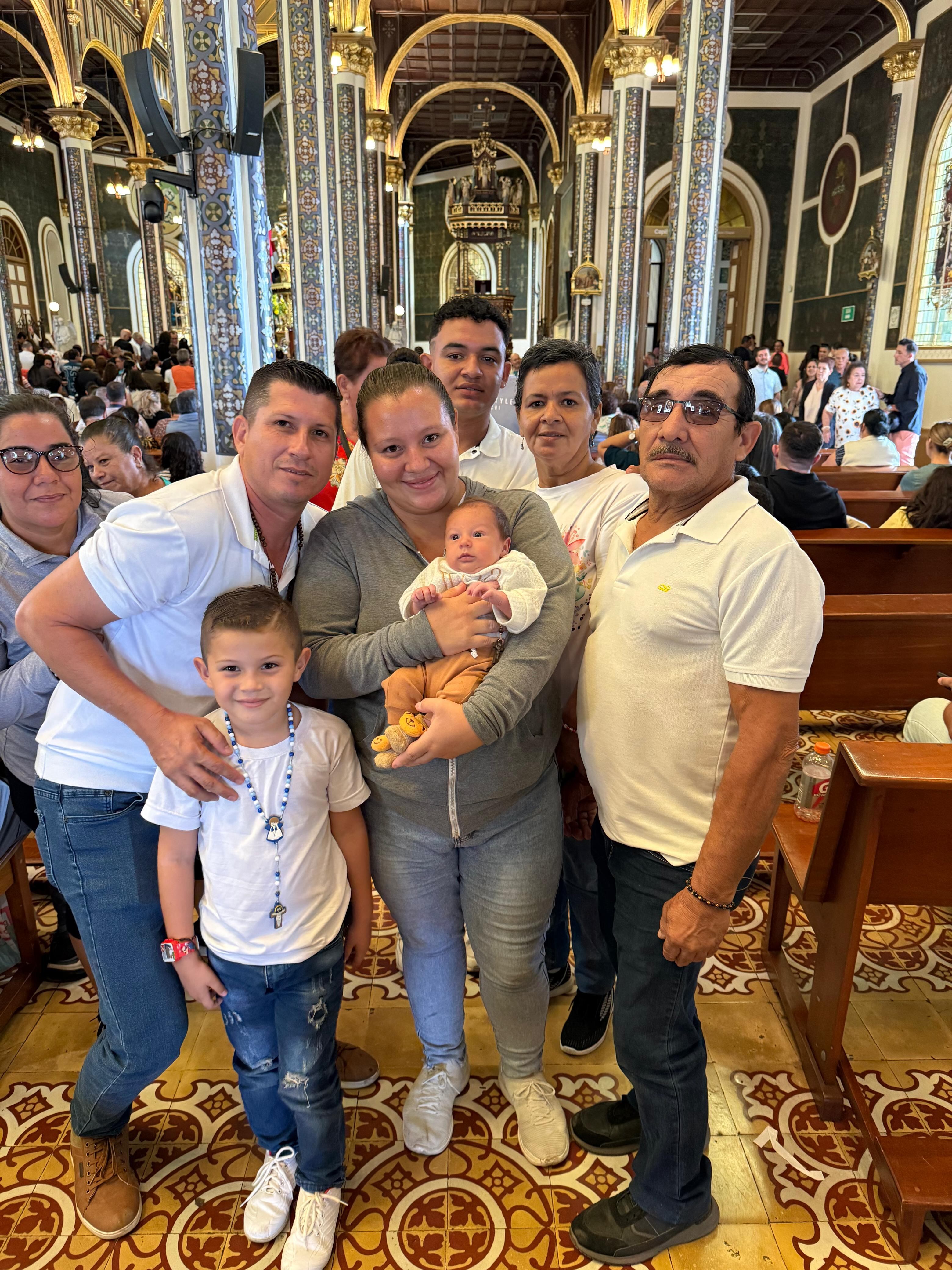El domingo 20 de julio del 2025 los romeros comenzaron a llegarle a  la Negrita de Cartago.